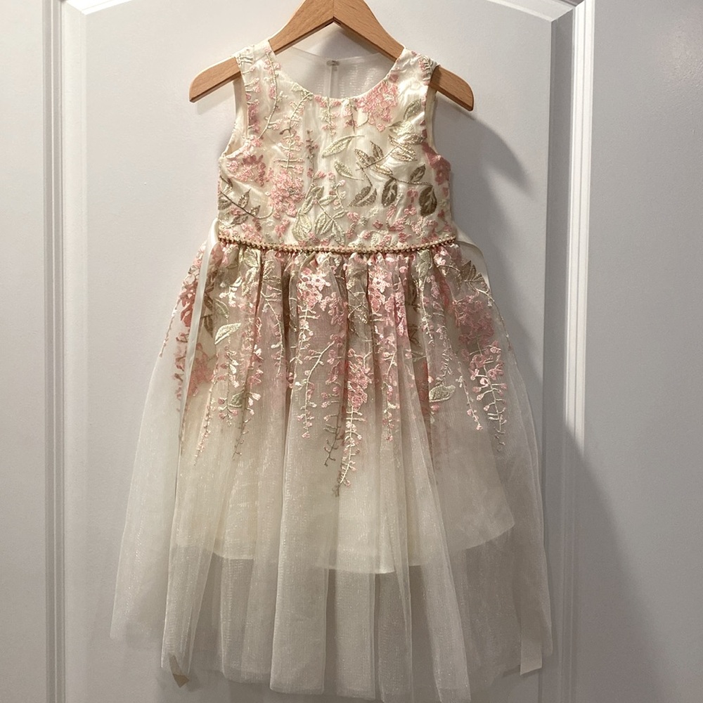 Stunning dress by Rare Editions Size 3